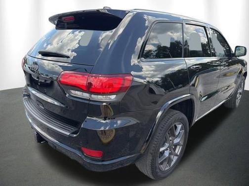 Diamond Black Crystal Pearlcoat 2021 Jeep Grand Cherokee 80th Anniversary