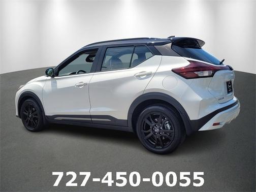 2022 Nissan Kicks SR