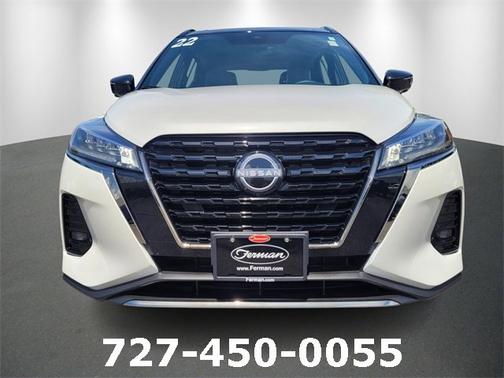 2022 Nissan Kicks SR