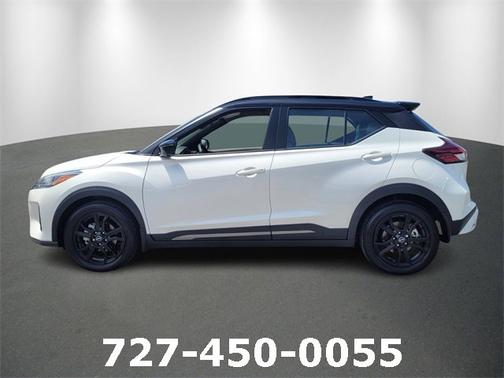 2022 Nissan Kicks SR