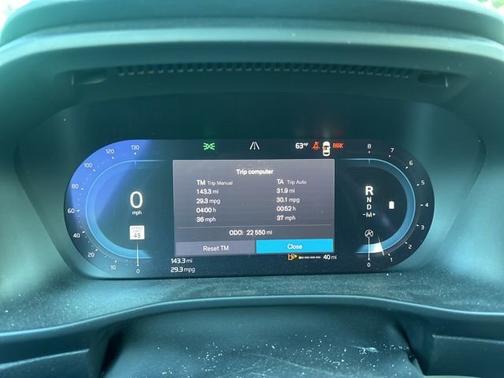 2024 Volvo XC40 Ultimate Bright Theme