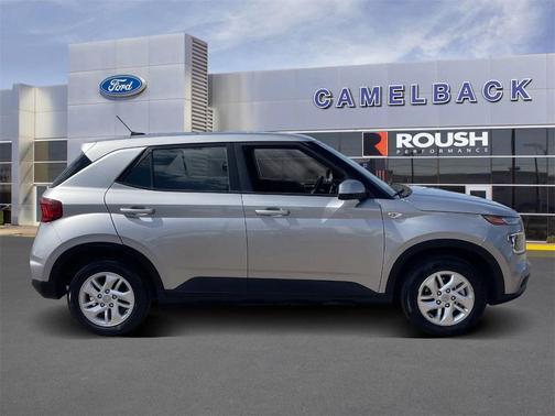 Shimmering Silver 2024 Hyundai VENUE SE