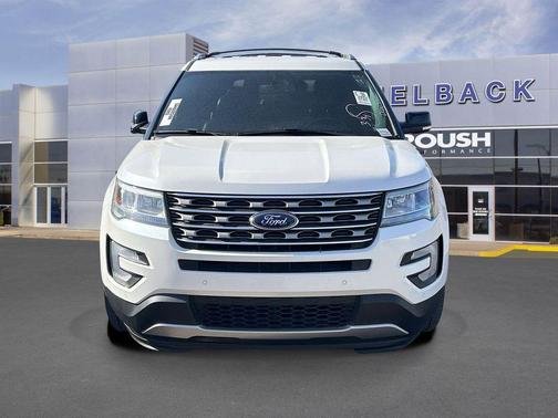 White Platinum Metallic Tri-Coat 2017 Ford Explorer XLT