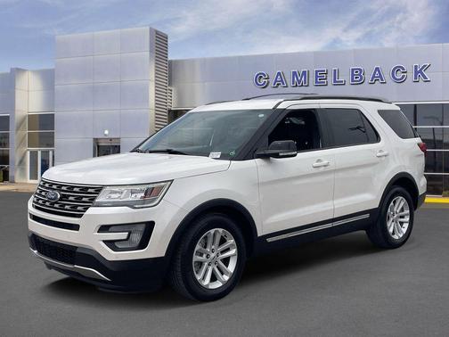White Platinum Metallic Tri-Coat 2017 Ford Explorer XLT