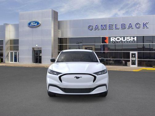 Star White Metallic Tri-Coat 2026 Ford Mustang Mach-E Premium