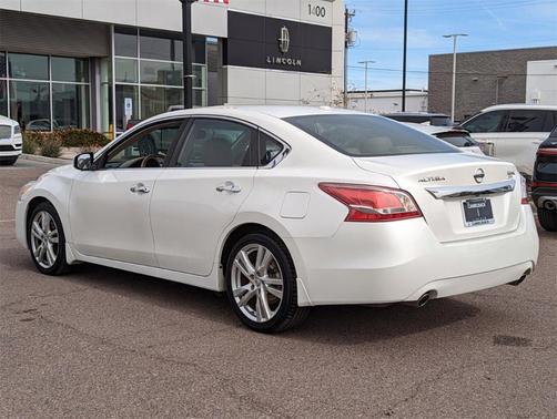 Photo 4 of 37 of 2013 Nissan Altima 3.5 SL