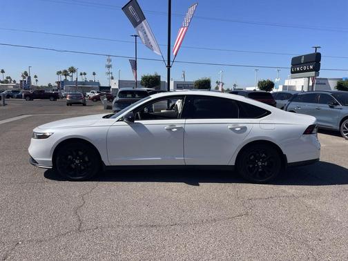 Platinum White Pearl 2025 Honda Accord SE