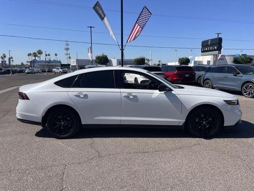 Platinum White Pearl 2025 Honda Accord SE