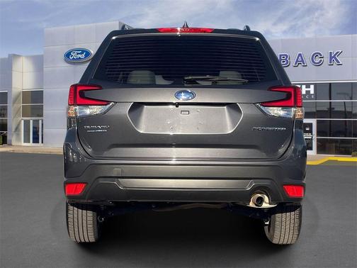 2023 Subaru Forester Base