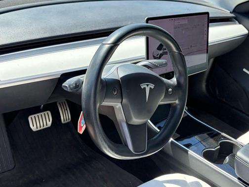 Pearl White Multi-Coat 2018 Tesla Model 3 Long Range