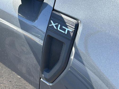 Carbonized Gray Metallic 2024 Ford Maverick XLT
