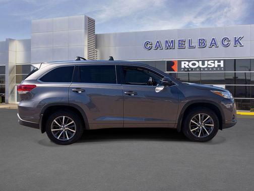 Predawn Gray Mica 2018 Toyota Highlander XLE