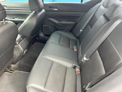 2022 Nissan Altima SR FWD