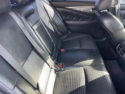 2015 INFINITI Q50 Sport