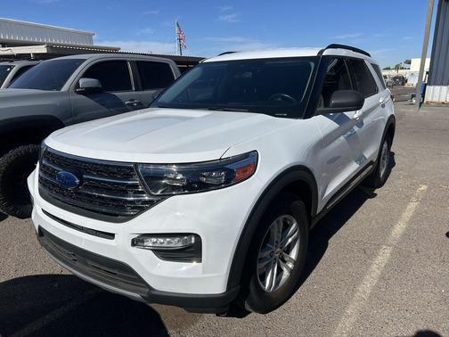Oxford White 2021 Ford Explorer XLT