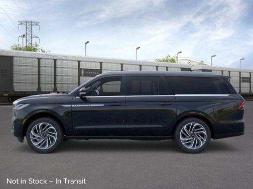 Infinite Black Metallic Clearcoat 2026 Lincoln Navigator Reserve