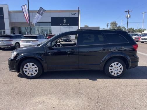 Pitch Black Clearcoat 2019 Dodge Journey SE