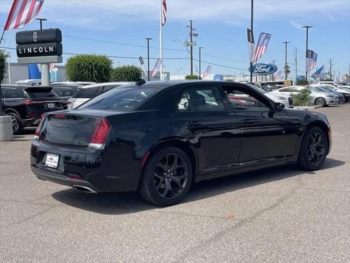 2022 Chrysler 300 S