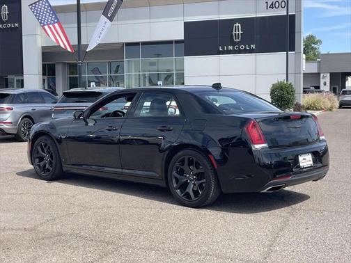2022 Chrysler 300 S