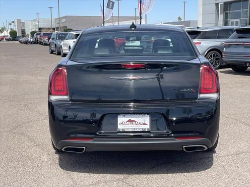 2022 Chrysler 300 S