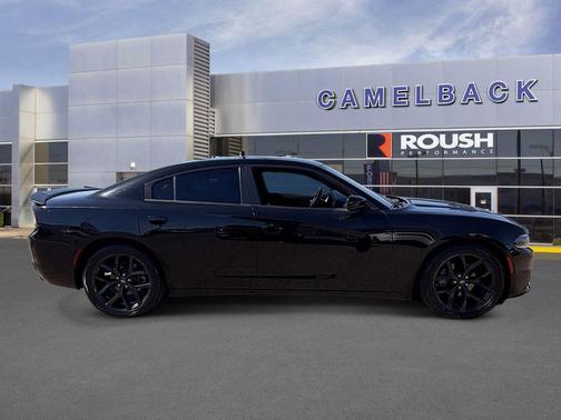 Pitch Black Clearcoat 2022 Dodge Charger SXT