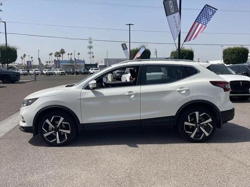 2022 Nissan Rogue Sport SL