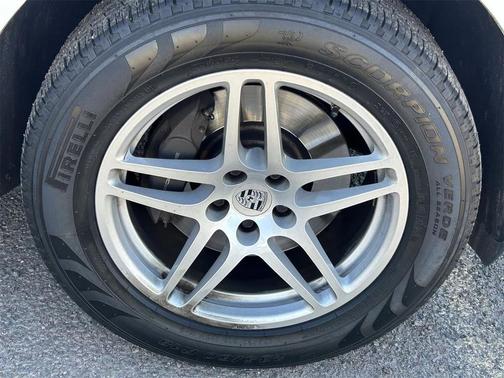 2018 Porsche Macan Base