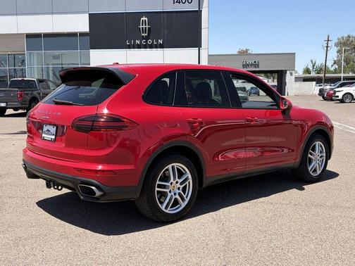 Carmine Red 2016 Porsche Cayenne Cayenne