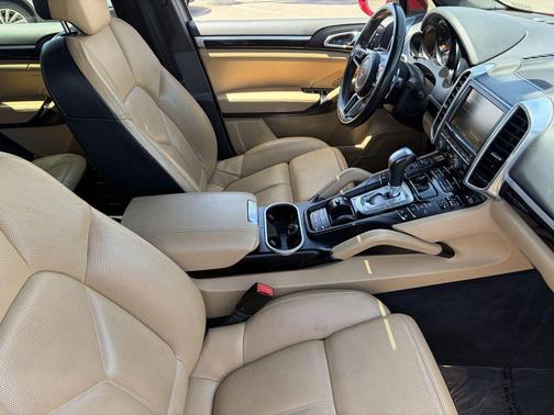 Carmine Red 2016 Porsche Cayenne Cayenne