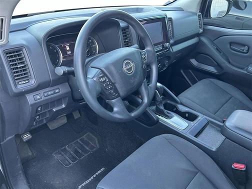 2022 Nissan Frontier S
