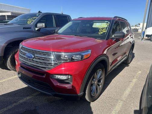 Rapid Red Metallic Tinted Clearcoat 2022 Ford Explorer XLT