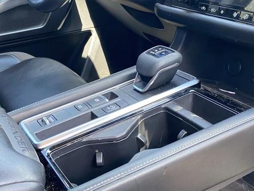 2022 Nissan Pathfinder SL 2WD