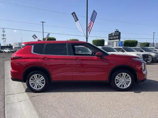 2024 Mitsubishi Outlander ES