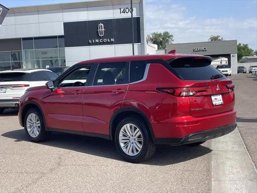 2024 Mitsubishi Outlander ES