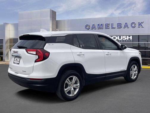 Summit White 2024 GMC Terrain SLE