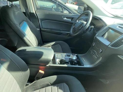 2020 Ford Edge SE