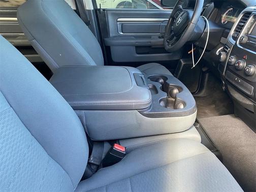 2019 RAM 1500 SLT