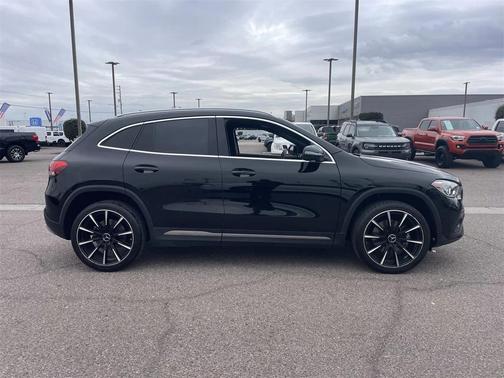 2021 Mercedes-Benz GLA 250 Base 4MATIC
