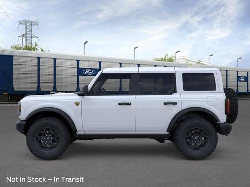Oxford White 2026 Ford Bronco Badlands
