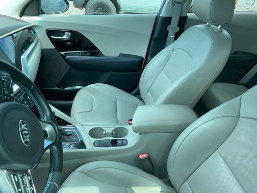 2021 Kia Niro Touring SE