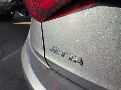 Photo 4 of 5 of 2020 Volkswagen Jetta 1.4T SE