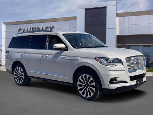 Ceramic Pearl Metallic Tri-Coat 2024 Lincoln Navigator Reserve