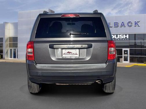 Granite Crystal Metallic Clearcoat 2015 Jeep Patriot Sport