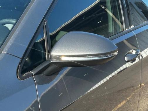 2016 Volkswagen e-Golf SE