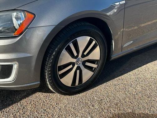 2016 Volkswagen e-Golf SE