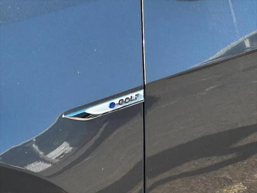 2016 Volkswagen e-Golf SE