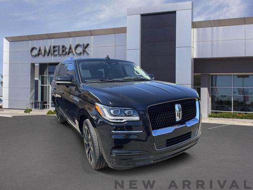 Infinite Black Metallic Clearcoat 2023 Lincoln Navigator Reserve