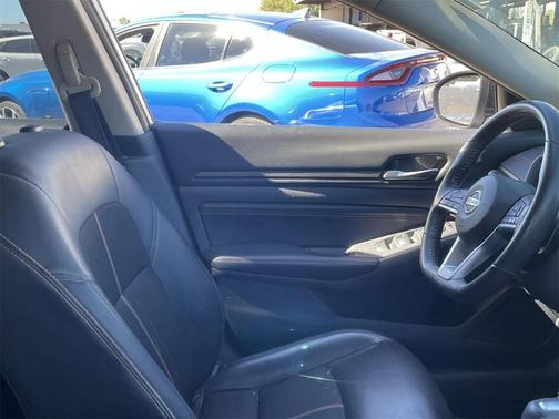 2022 Nissan Altima SR FWD