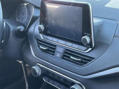 2022 Nissan Altima SR FWD