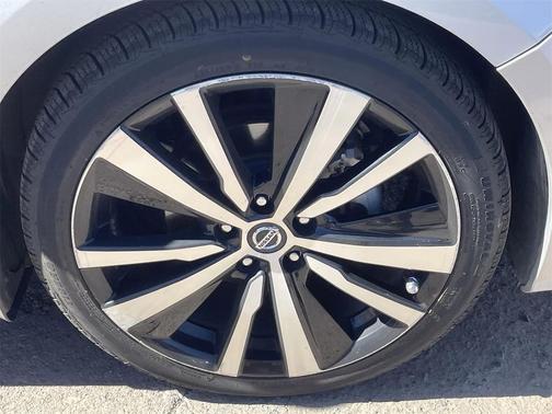 2022 Nissan Altima SR FWD